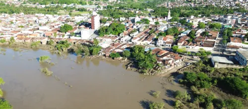 Vista aérea de Bayeux e Santa Rita — cheia do Rio Paraíba, maio/2026