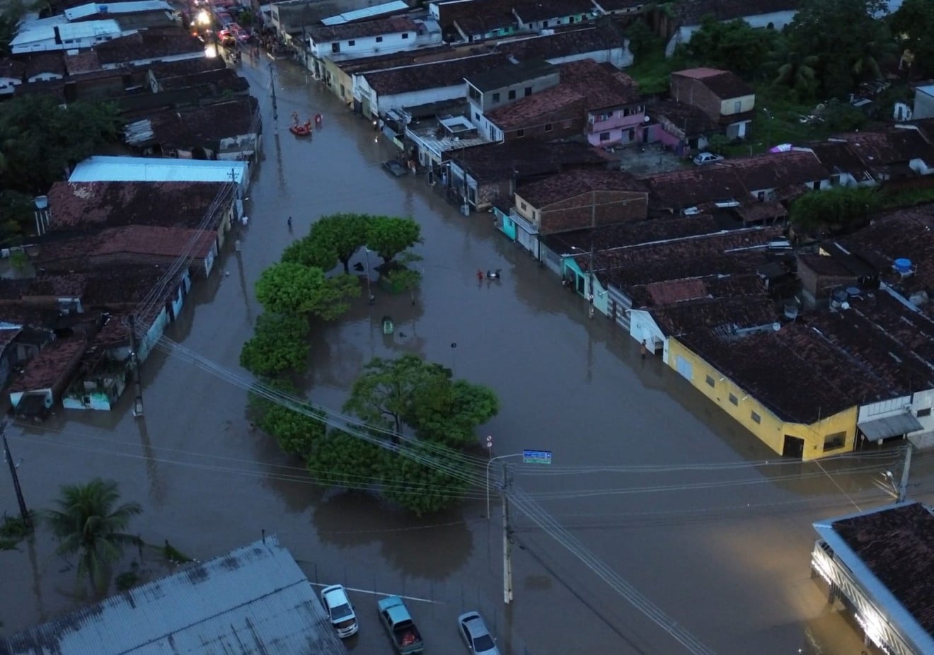 Vista aérea de Santa Rita alagada — Rio Paraíba, maio/2026